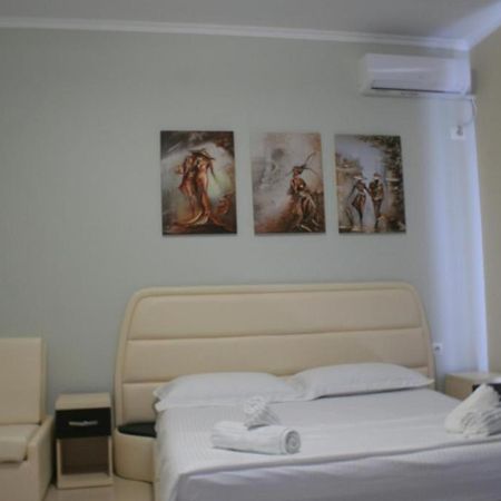 Apartments In Potam Хімара Екстер'єр фото